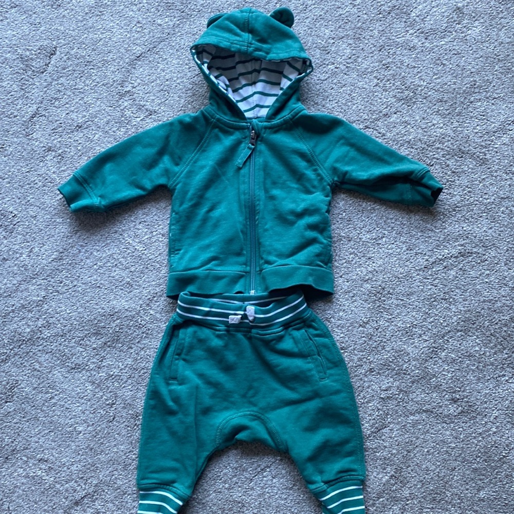 Hanna Andersson hooded zip up and sweatpants set